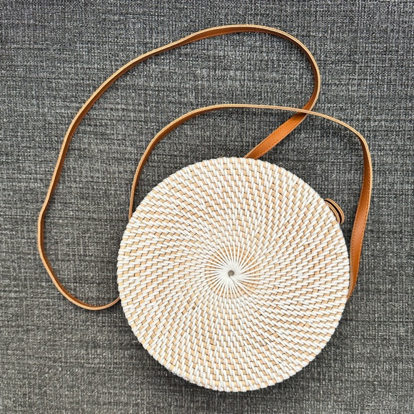 SOLD ==== Butterfly Bali Rattan Bohemian Crossbody - Picture 4 of 5